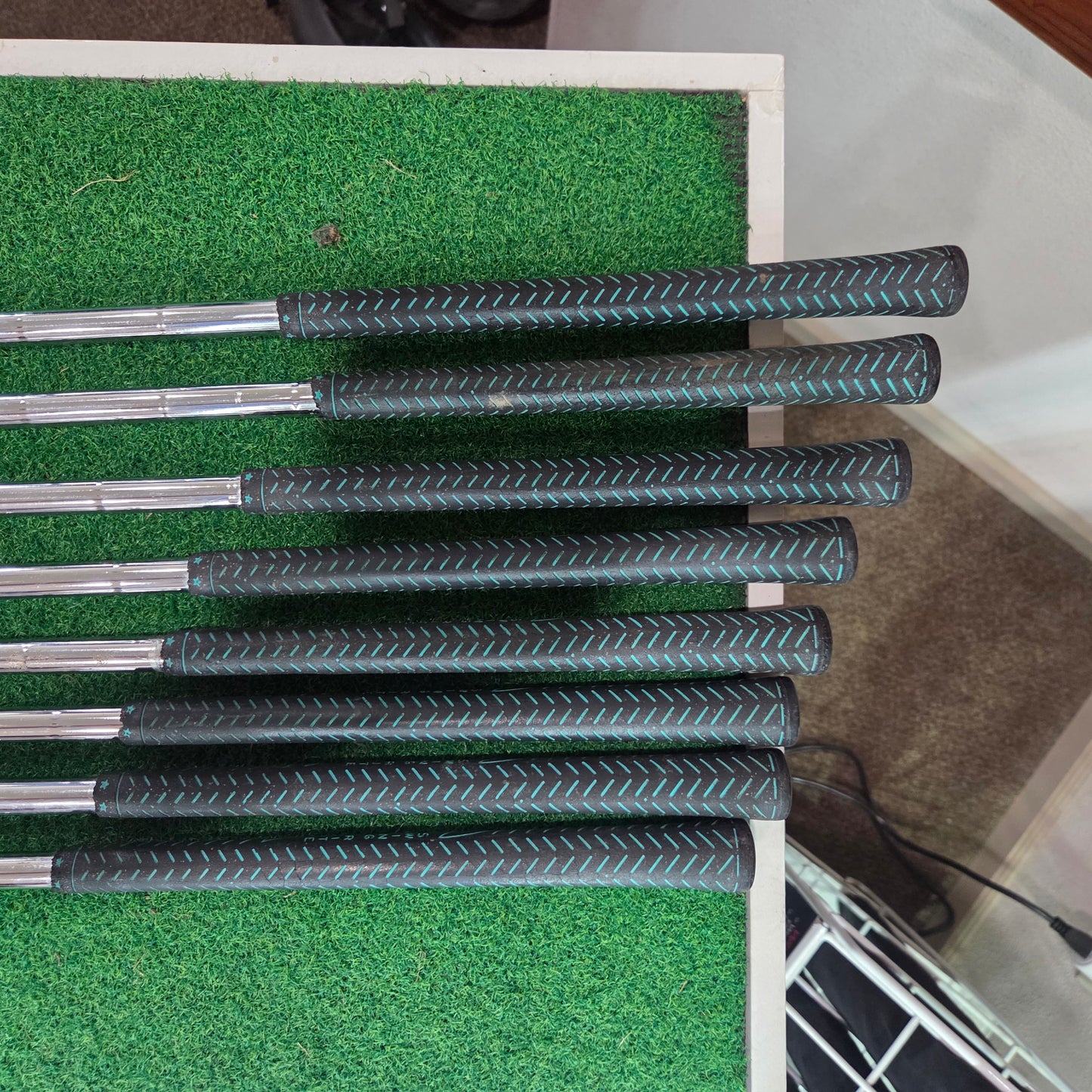 Titleist Acushnet AC-108 Iron Set (2-9 iron / 8 clubs total) *VINTAGE