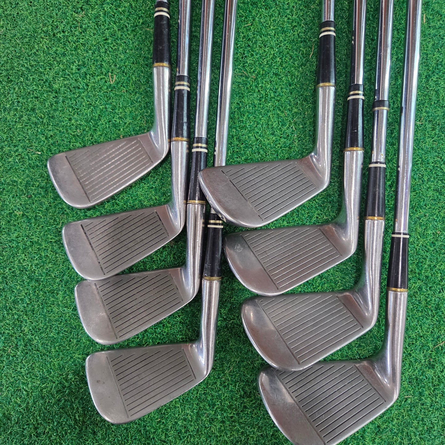 Titleist Acushnet AC-108 Iron Set (2-9 iron / 8 clubs total) *VINTAGE