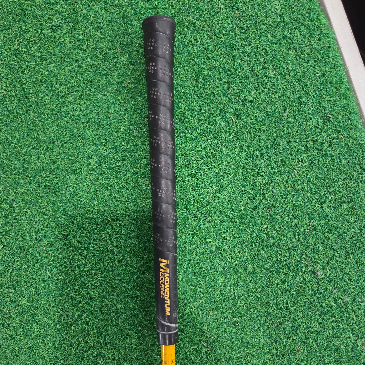 Momentus Golf Swing Trainer 32 oz. LEFT Handed *USED*
