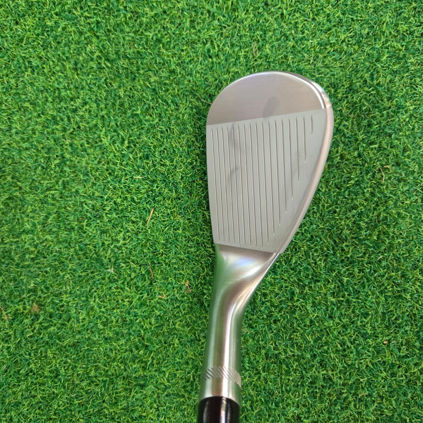 Titleist Vokey SM10 Tour Chrome 52°/8°F Wedge *Used*