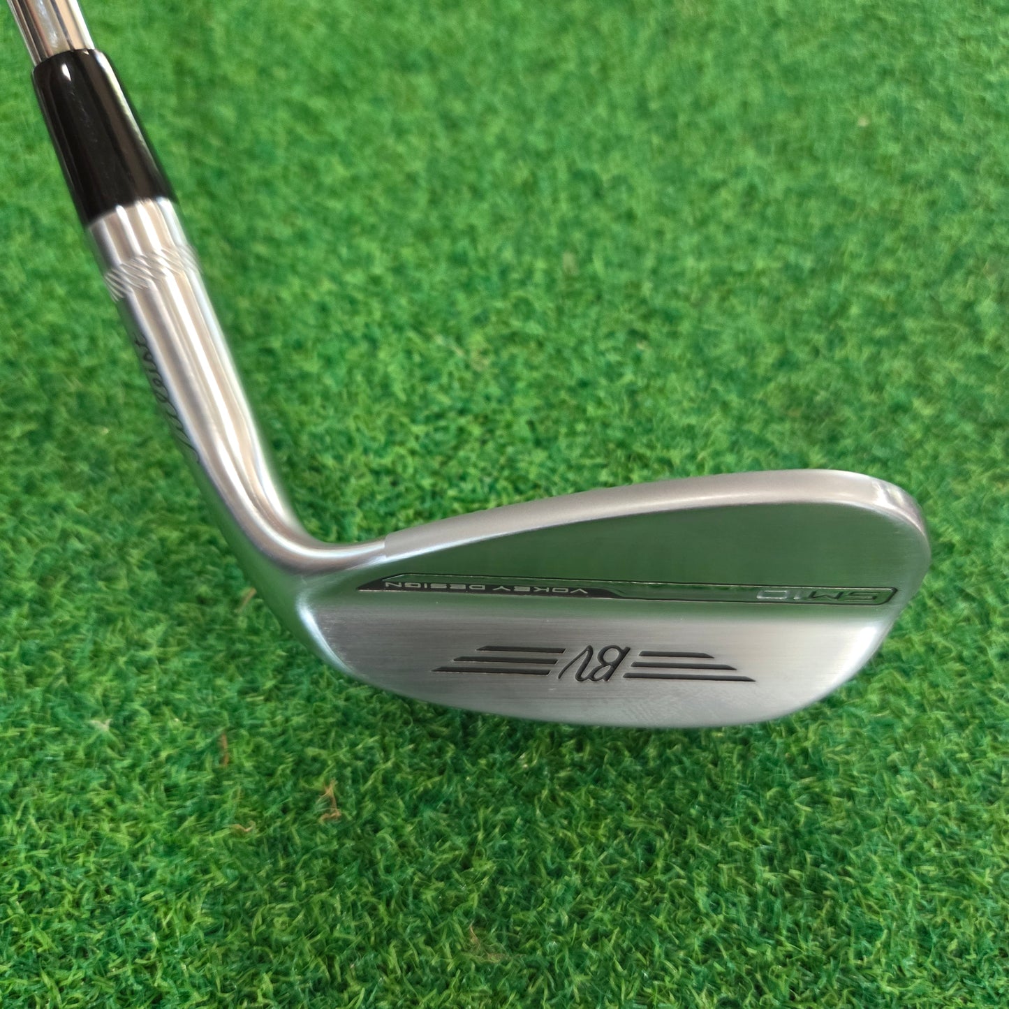 Titleist Vokey SM10 Tour Chrome 52°/8°F Wedge *Used*