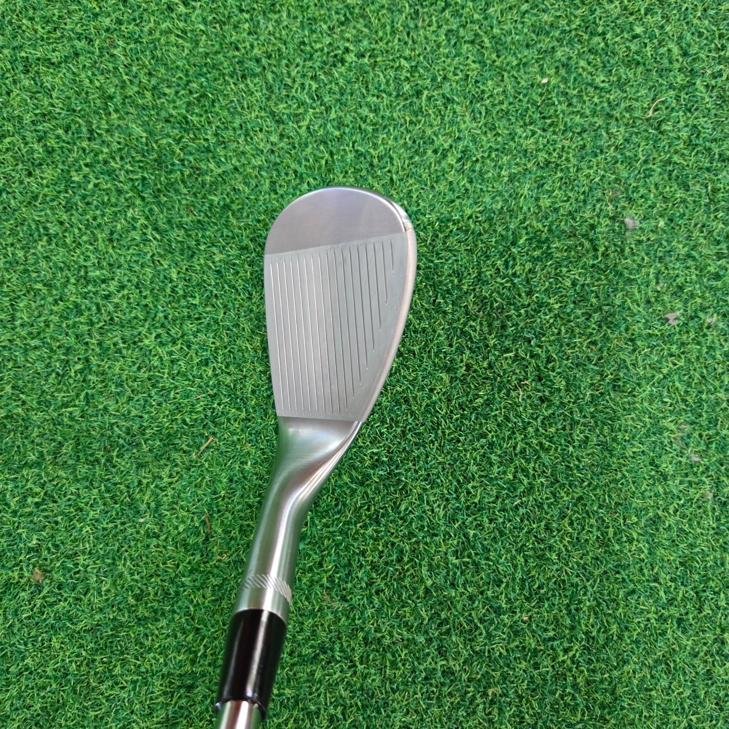 Titleist Vokey SM10 Tour Chrome 56°/8°F Wedge *Used*